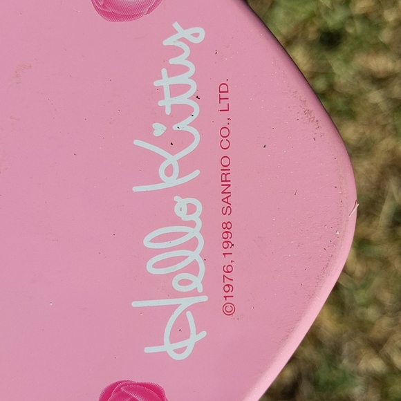 Hello Kitty Sanrio mental heart shape box - Picture 4 of 6